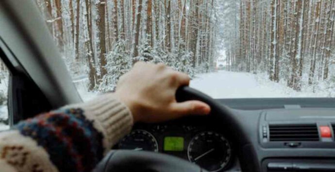 Disavventura nel Pollino: 15 auto bloccate per ore nella neve