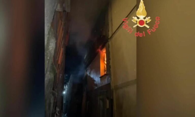 Tragedia sfiorata a Longobucco: i pompieri salvano i residenti | VIDEO