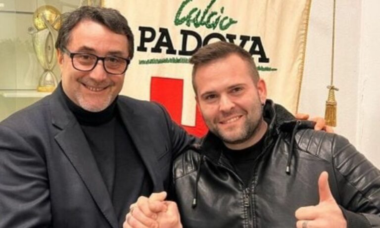 La pace dopo la zuffa: Mirabelli stringe la mano al tifoso del Padova