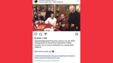 Massimo Lopez canta in a arbëreshë a Spezzano Albanese: il video pubblicato su Instagram