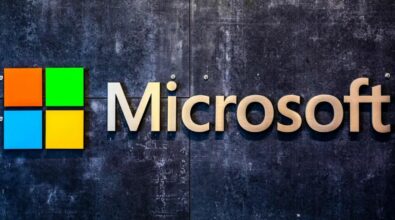 La società Microsoft licenzia 10mila dipendenti