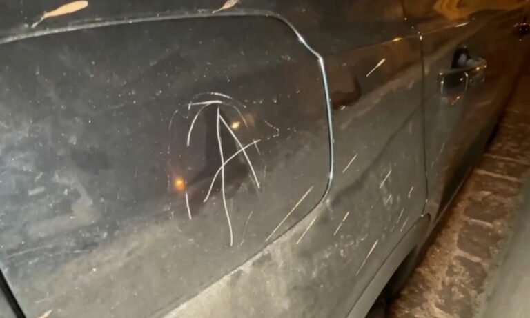 Corigliano Rossano, atto vandalico all’auto di Giovanni Dima: si segue la pista anarchica