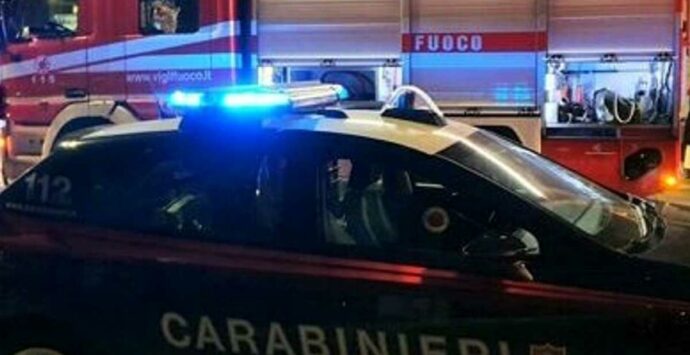 Cosenza, intimidazione mafiosa ad un bar di via Vittorio Veneto. Saracinesca in fiamme