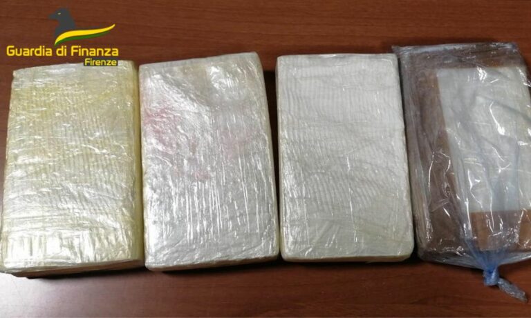 Quattro chili di cocaina sequestrati a un corriere della droga