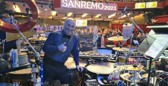 Sanremo, il ritmo del cosentino Tarcisio Molinaro colora l’Ariston: «È il mio festival della felicità»