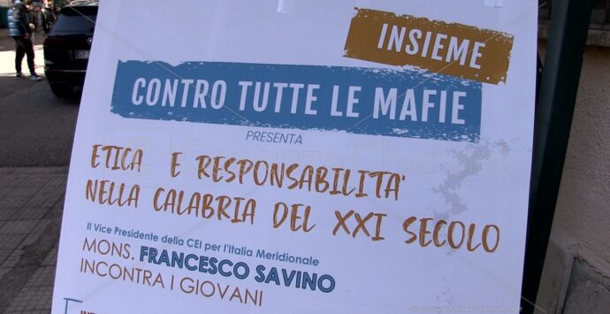 Insieme contro le mafie, come sensibilizzare la società civile. Parla Monsignor Savino | VIDEO