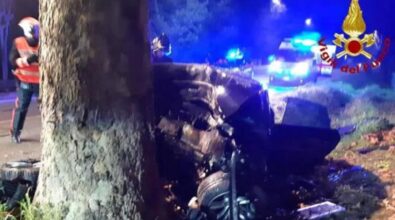 Sangue sulle strade, auto contro platano: morte due ragazze vicino Treviso