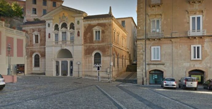 Biblioteca civica di Cosenza, Orrico in pressing sul governo