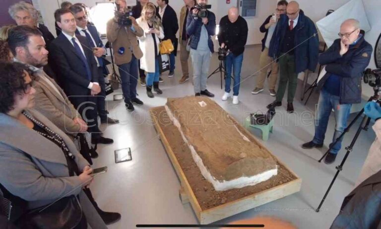 Tomba scoperta a Sibari, il direttore del Parco archeologico: «Un evento internazionale»