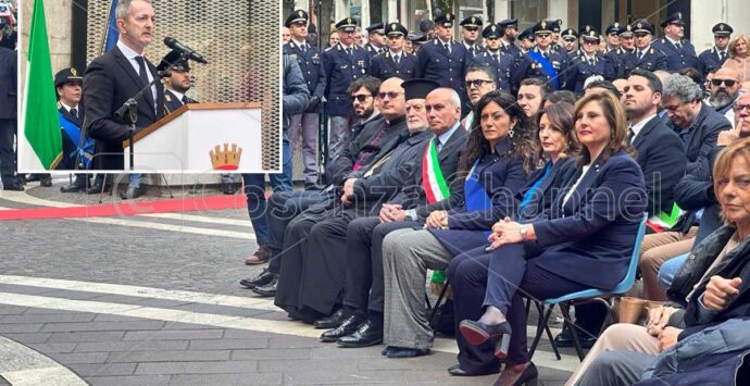 Cosenza, festa per i 171 anni della Polizia. Spina: «Essere sempre tra la gente» | VIDEO