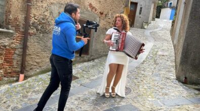 La musica come ponte tra Acri e la Germania: la fisarmonica di Franca Ferraro incanta i calabresi e non solo