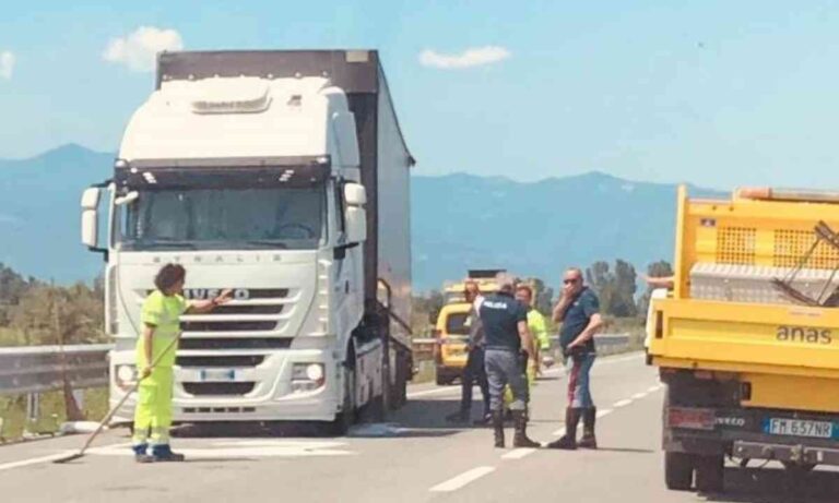 Nuovo incidente sulla 106 a Corigliano-Rossano, ferita una giovane