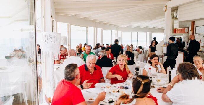 Falerna, il Riva Restaurant premiato dalla Scuderia Ferrari Club di Catanzaro | FOTO