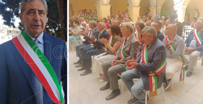 San Lucido, decine di sindaci al fianco di De Tommaso: «Noi baluardo della lotta alla mafia»