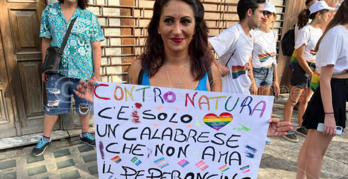 I colori del Pride illuminano la Calabria che scende in strada per i diritti  | FOTO