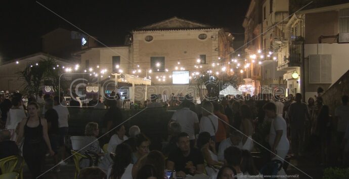 San Lucido si illumina d’immenso per la notte bianca | FOTO – VIDEO