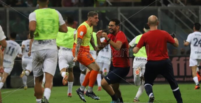 Palermo-Cosenza 0-1: gli highlights del match e l’eurogol di Canotto