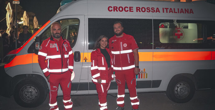 Rende, l’iniziativa di un locale: un’ambulanza fissa per tutelare il popolo della notte