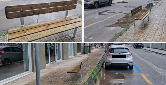 Cosenza, un lettore: «Installata una panchina davanti al parcheggio riservato ai disabili»
