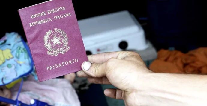 Se ottenere il passaporto è una mission impossible. La situazione in Italia