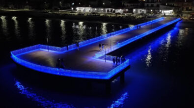 Trebisacce, ultimati i lavori sul pontile Mario Bianchi che si illumina di blu