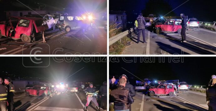 Maxi incidente stradale a Paola, sei auto coinvolte: due feriti gravi  | FOTO