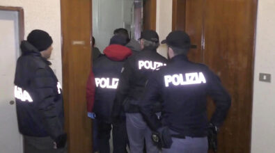 Droga e cellulari in carcere, eseguiti 30 arresti a Napoli