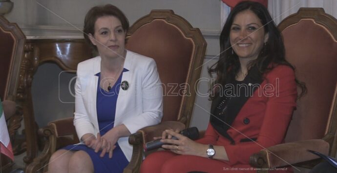 Cosenza, la ministra degli Esteri del Kosovo ricevuta dalla presidente della Provincia Succurro