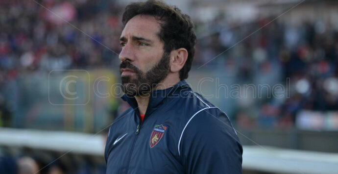 Cosenza, Caserta è il primo tecnico a perdere due derby col Catanzaro in un campionato